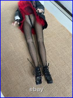 Tonner ELLOWYNE WILDE METRO GIRL 16 vinyl DOLL in a school outfit clothes READ