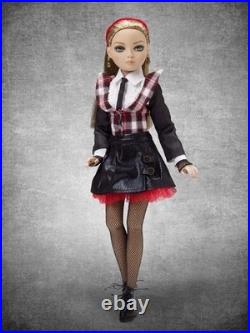 Tonner ELLOWYNE WILDE METRO GIRL 16 vinyl DOLL in a school outfit clothes READ