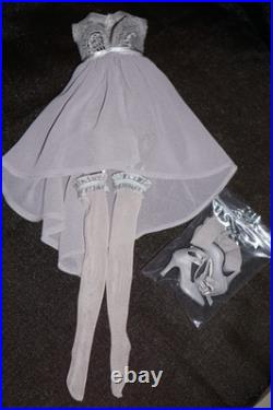 Tonner EVERLASTING-EVANGELINE-OUTFIT-ONLY-17 + Matching Shoes & Gauntlet/gloves Tonner EVERLASTING-EVANGELINE-OUTFIT-ONLY-17 + Matching Shoes & Gauntlet/gloves