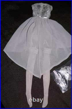 Tonner EVERLASTING-EVANGELINE-OUTFIT-ONLY-17 + Matching Shoes & Gauntlet/gloves Tonner EVERLASTING-EVANGELINE-OUTFIT-ONLY-17 + Matching Shoes & Gauntlet/gloves