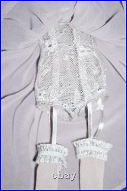 Tonner EVERLASTING-EVANGELINE-OUTFIT-ONLY-17 + Matching Shoes & Gauntlet/gloves Tonner EVERLASTING-EVANGELINE-OUTFIT-ONLY-17 + Matching Shoes & Gauntlet/gloves