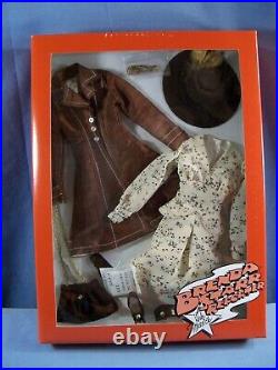 Tonner Effanbee Brenda Starr Reporter FIT TO PRINT Outfit Only