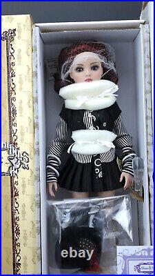 Tonner Ellowyne Serious Intention wearing Wall Street Woes Outfit 011-196