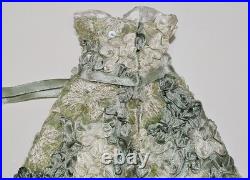 Tonner Ellowyne Wilde 16 Doll Melancholy Melody Green Floral Dress Tonner Ellowyne Wilde 16 Doll Melancholy Melody Green Floral Dress