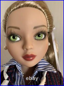 Tonner Ellowyne Wilde Doll Adrift Fashion On Doll With Green Inset Eyes Glasses