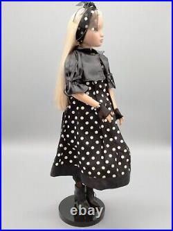 Tonner Ellowyne Wilde Doll and rare Dots Enough Outfit Excellent Condition