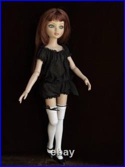 Tonner Ellowyne Wilde Feeling Drained Fashion Doll Box + Outfit and Accessories