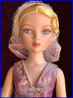 Tonner Ellowyne Wilde Puff Piece Fashion Doll New in Box Tonner Ellowyne Wilde Puff Piece Fashion Doll New in Box