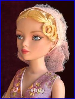Tonner Ellowyne Wilde Puff Piece Fashion Doll New in Box Tonner Ellowyne Wilde Puff Piece Fashion Doll New in Box