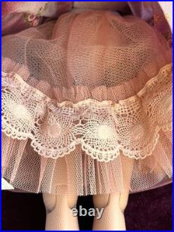 Tonner Ellowyne Wilde Puff Piece Fashion Doll New in Box Tonner Ellowyne Wilde Puff Piece Fashion Doll New in Box