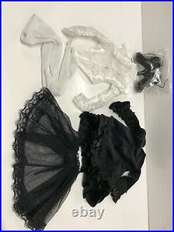Tonner Ellowyne Wilde Seriously Dressed outfit only black white Used Excellent