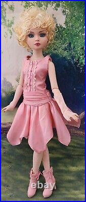 Tonner Ellowyne Wilde dollDELICATE BALANCE outfit with BLONDE wig 16 RARE