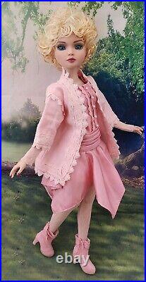 Tonner Ellowyne Wilde dollDELICATE BALANCE outfit with BLONDE wig 16 RARE