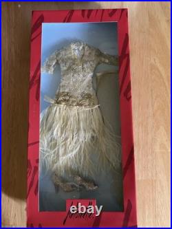 Tonner Enticing Antoinette 16 Fashion Doll Outfit