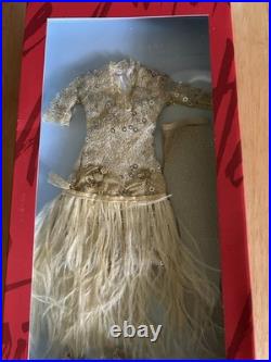 Tonner Enticing Antoinette 16 Fashion Doll Outfit
