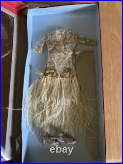 Tonner Enticing Antoinette 16 Fashion Doll Outfit