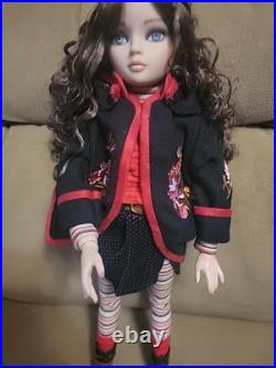 Tonner Essential Ellowyne Too- Brunette. 16 Dressed FASHION DOLL RARE