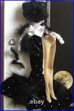 Tonner Evangeline Ghastly Parnilla Loves Hats OUTFIT only black feathery
