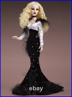 Tonner Evangeline Ghastly Parnilla Loves Hats OUTFIT only black feathery