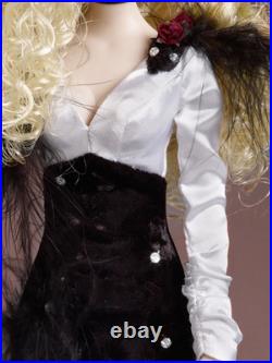 Tonner Evangeline Ghastly Parnilla Loves Hats OUTFIT only black feathery