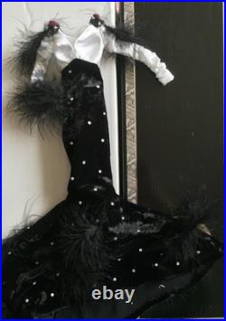 Tonner Evangeline Ghastly Parnilla Loves Hats OUTFIT only black feathery