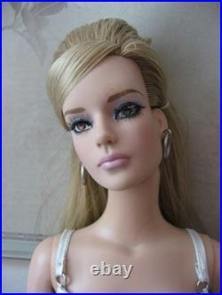 Tonner Fashion Doll Sydney A Go Go Age Of Innocenceconvention Ltd Only 125