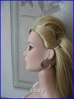 Tonner Fashion Doll Sydney A Go Go Age Of Innocenceconvention Ltd Only 125