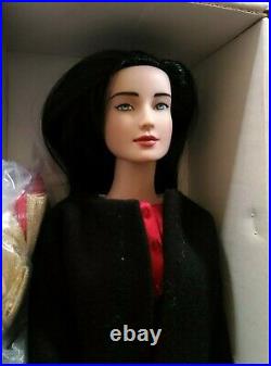 Tonner Fifth Avenue Fever LAYNE REESE 2007 16 Doll Black Hair Red Black Outfit