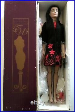 Tonner Fifth Avenue Fever LAYNE REESE 2007 16 Doll Black Hair Red Black Outfit