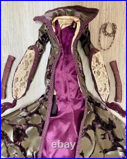 Tonner GOTHIC ROMANCE 19 Evangeline Ghastly Parnilla OUTFIT Mint & Dramatic