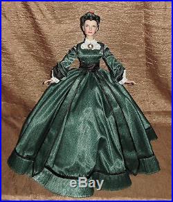 Tonner GWTW Scarlett 16 Doll Christmas 1863 OUTFIT ONLY + Earrings Mint