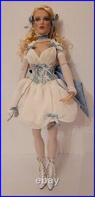 Tonner Goldilocks Re-Imagination LE 500 This Dish Is Too Hot To Handle Doll