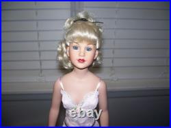 Tonner Kitty Collier 18 Blonde Doll w Lingerie Enchante & Shopping Chic Outfits
