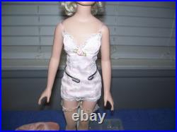 Tonner Kitty Collier 18 Blonde Doll w Lingerie Enchante & Shopping Chic Outfits