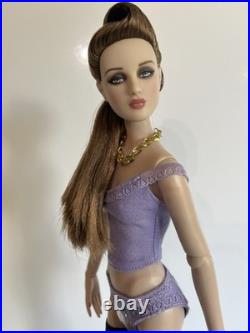Tonner LE 150 Antoinette Picturesque in Sassy RTW Outfit 16 Fashion Doll