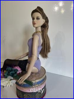 Tonner LE 150 Antoinette Picturesque in Sassy RTW Outfit 16 Fashion Doll