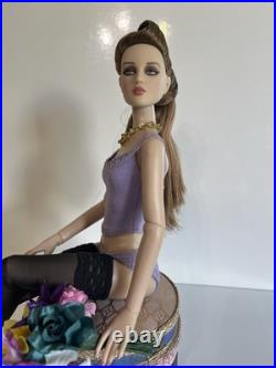 Tonner LE 150 Antoinette Picturesque in Sassy RTW Outfit 16 Fashion Doll
