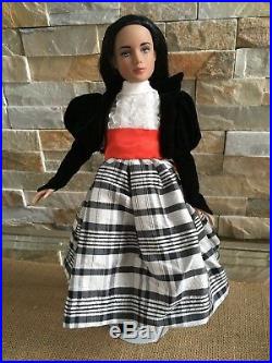 Tonner MARLEY WENTWORTH 12 Vinyl DOLL in TEA with the QUEEN Outfit Ensemble