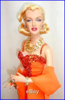 Tonner Marilyn Monroe 16 Doll + I Just Adore Conversation Outfit withStand EUC