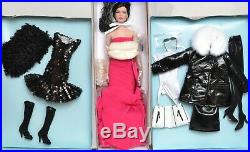 Tonner Marley Wentworth Chic City Lights 16 Dressed Doll + 2 BONUS OUTFITS