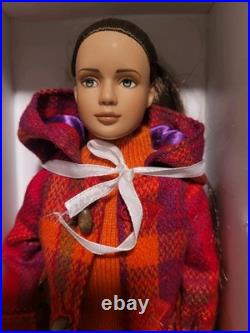 Tonner Marley Wentworth basic Ocean Mist brunette 12 doll Plus City Girl Outfit Tonner Marley Wentworth basic Ocean Mist brunette 12 doll Plus City Girl Outfit