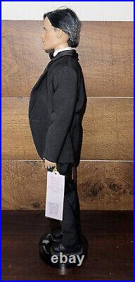 Tonner Matt O'Neill Black Tie Tux 17 doll Russell Williams With Bath Robe