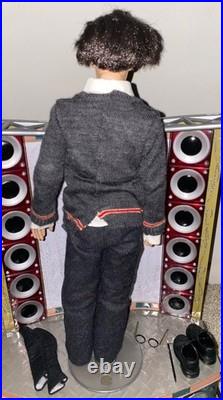 Tonner Matt University Cool Sean O'Neill rebodied on Harry Potter at Hogwarts