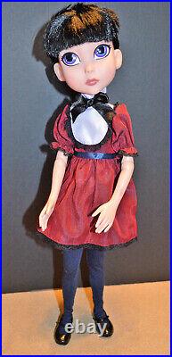 Tonner Maudlynne Macabre 15 in vinyl doll Harry Potter'Dolores Umbridge' outfit