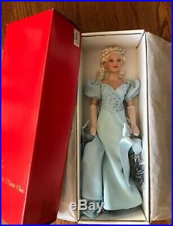Tonner Mrs. Claus Basic Doll Dressed in WinterFrost Outfit LE 500 NIB