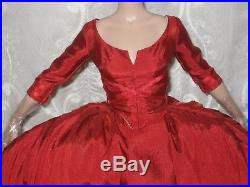 Tonner Outlander'Claire Fraser' Red 6 piece Gown Outfit New LE300