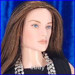 Tonner Phyn Aero Ryan Roche Basic 2 Sable RTB101 Doll VDC 2021 Outfit P18RRBD02