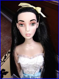 Tonner Simple Little Miette Raven hair signed Doll Original Outfit Stand & Box