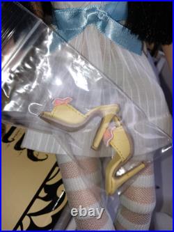 Tonner Simple Little Miette Raven hair signed Doll Original Outfit Stand & Box