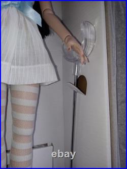 Tonner Simple Little Miette Raven hair signed Doll Original Outfit Stand & Box